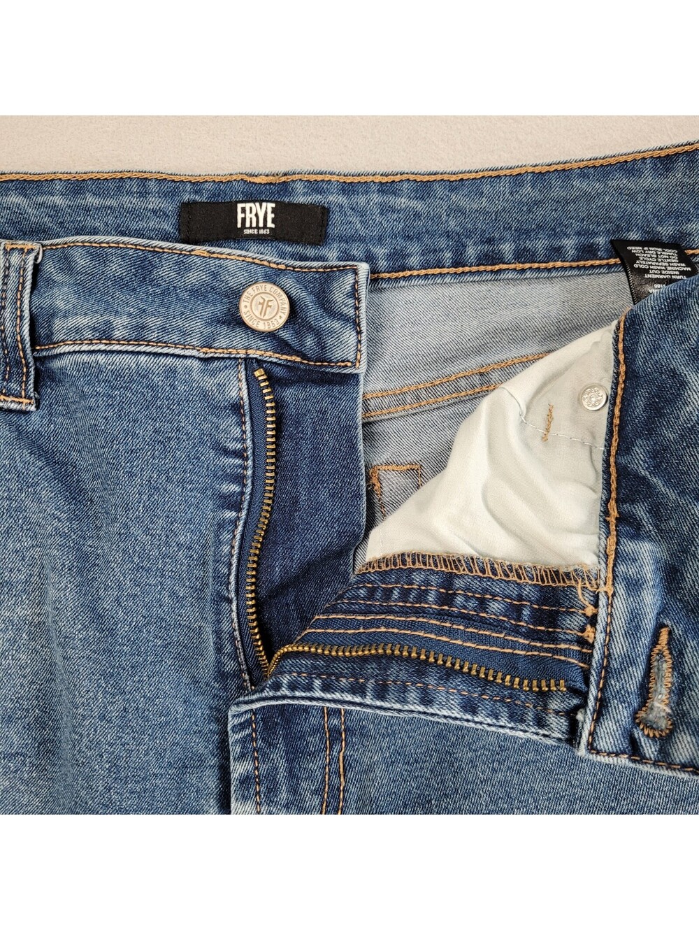 Frye Women's Blue Jeans Size 10/30 Straight Leg Stretch Medium Wash Denim - Picture 2 of 9